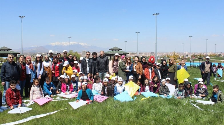 Karaman'da Gökyüzünü Uçurtmalarla Süslediler 5