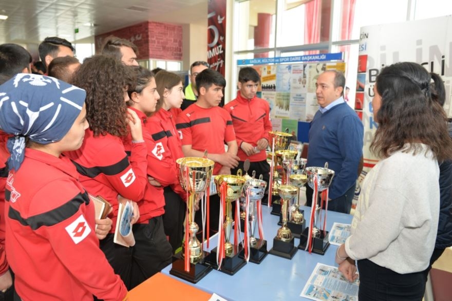 KMÜ'de 6.Üniversite Tanıtım Günleri Başladı 10