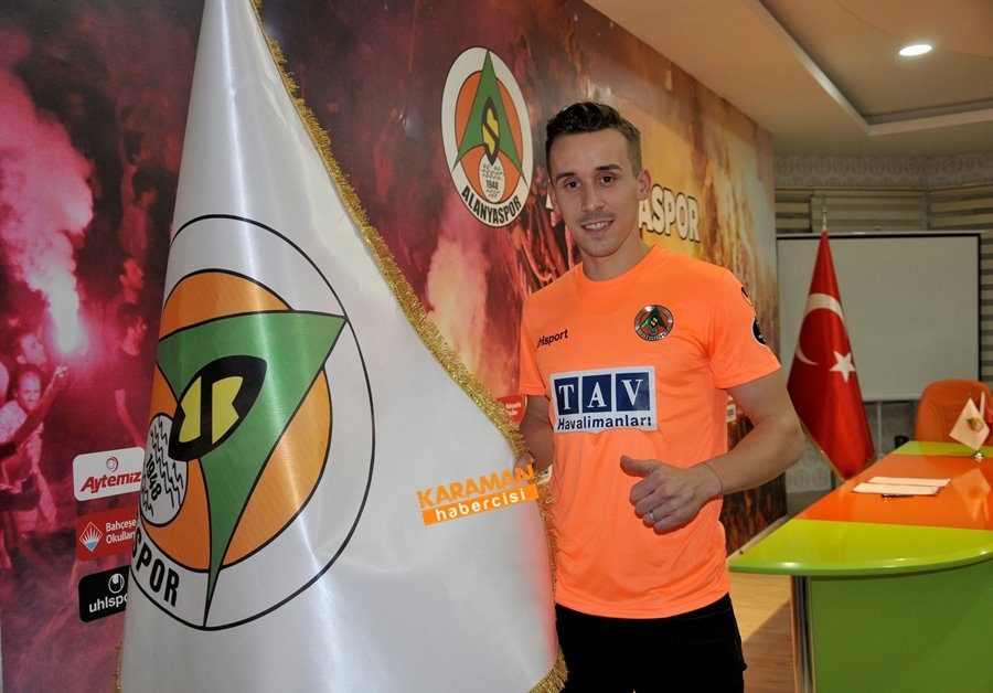 Alanyasporlu Futbolcuların Kaza Haberi Spor Dünyasını Derinden Üzdü 7