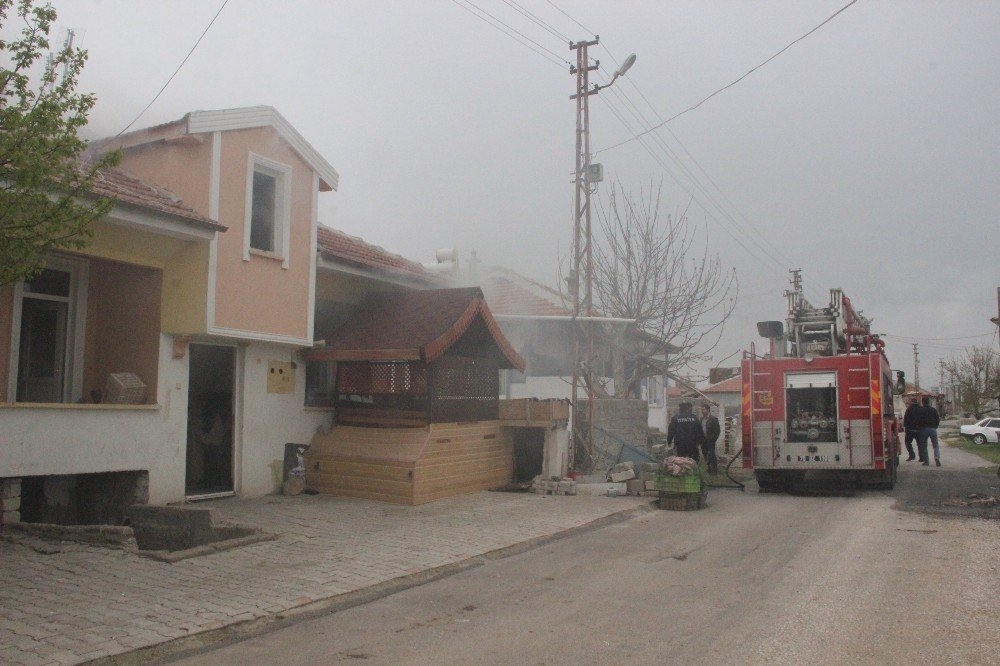 Karaman'da ki Yangın İtfaiye Er'ini Korkuttu 3