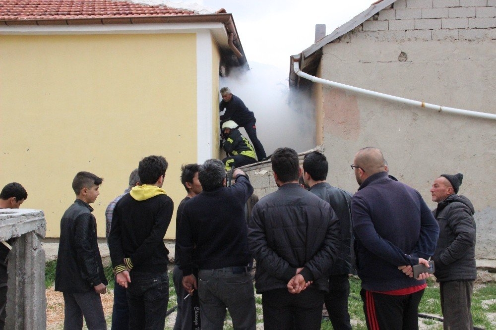 Karaman'da ki Yangın İtfaiye Er'ini Korkuttu 4
