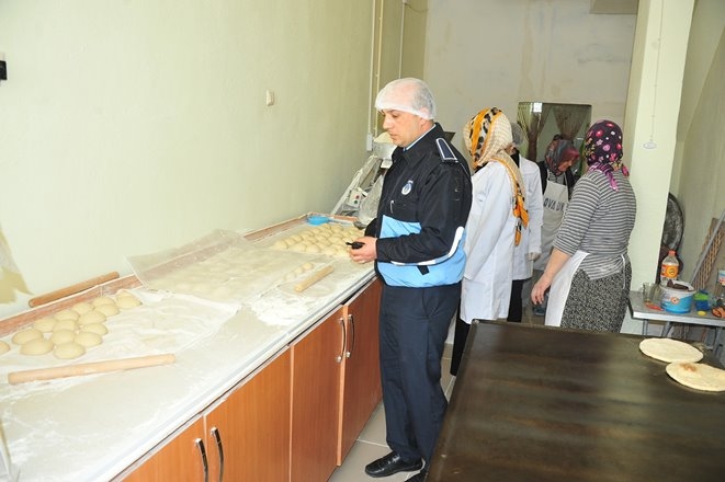 Karaman'da Zabıta Ekiplerinden İş Yerlerine Sıkı Denetim 2