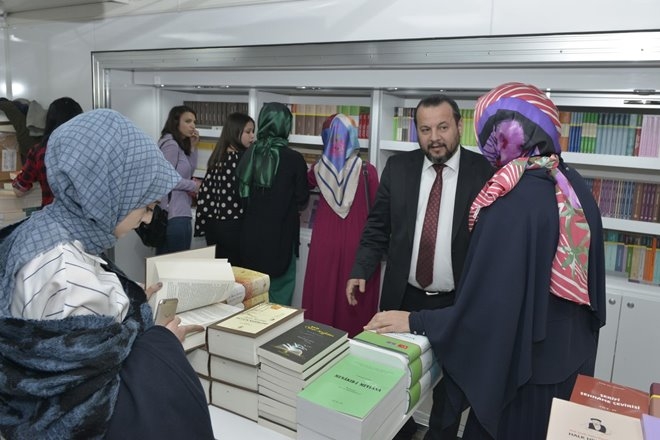 Karaman'da İndirimli Kitap Satışı 1