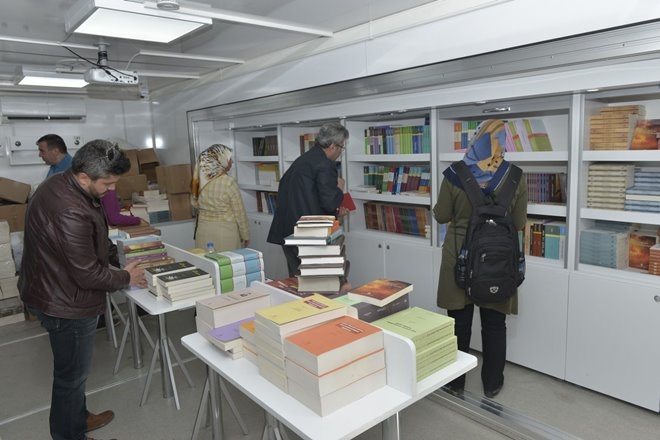 Karaman'da İndirimli Kitap Satışı 4
