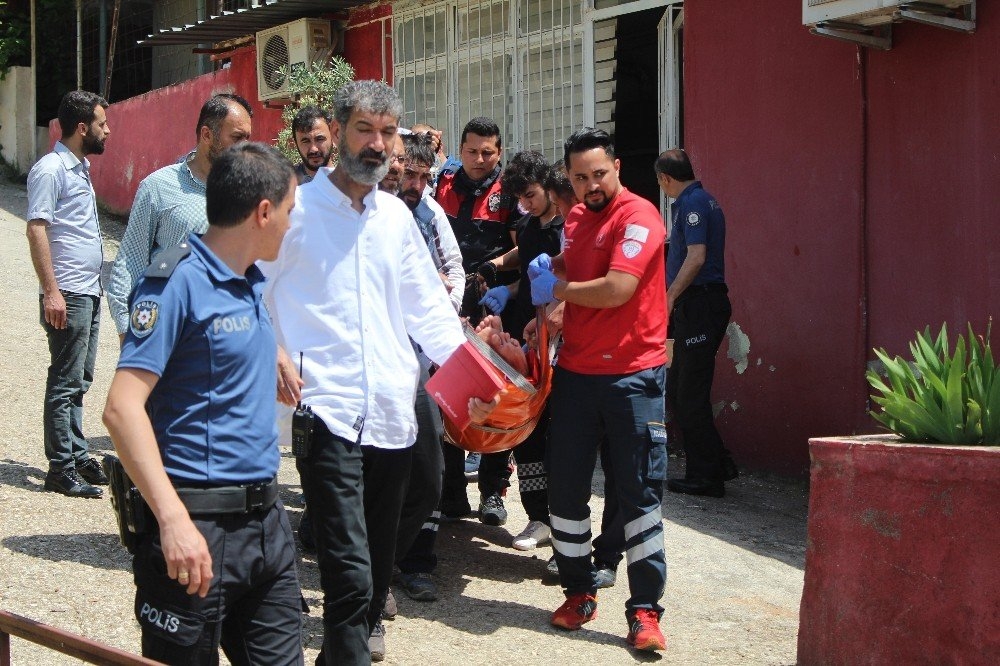 Antalya'da Evini Alamayan Kişi Emlakçıyı Av Tüfeğiyle Vurdu 1