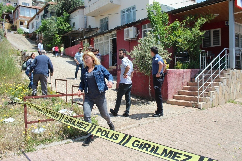 Antalya'da Evini Alamayan Kişi Emlakçıyı Av Tüfeğiyle Vurdu 11