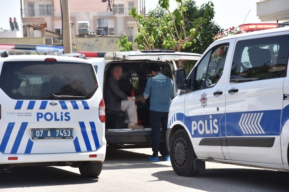 Antalya'da Evini Alamayan Kişi Emlakçıyı Av Tüfeğiyle Vurdu 4