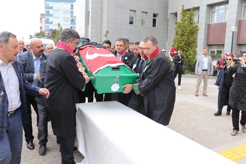Aksaray’da Öldürülen Avukat Son Yolculuğuna Uğurlandı 2
