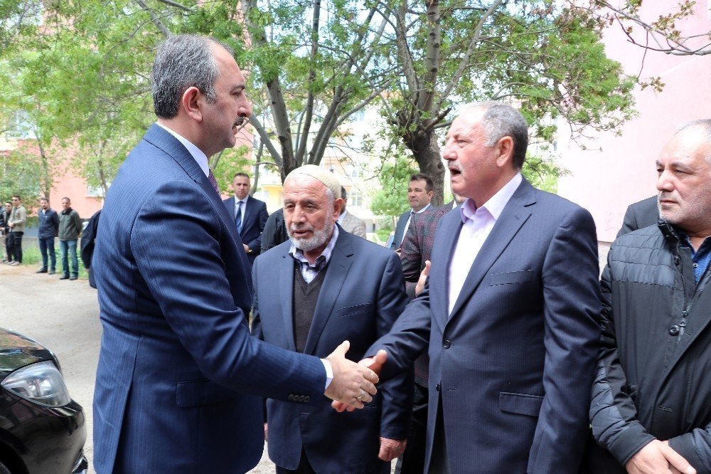 Adalet Bakanı Abdülhamit Gül’den Öldürülen Avukatın Evine Taziye Ziyaret 2