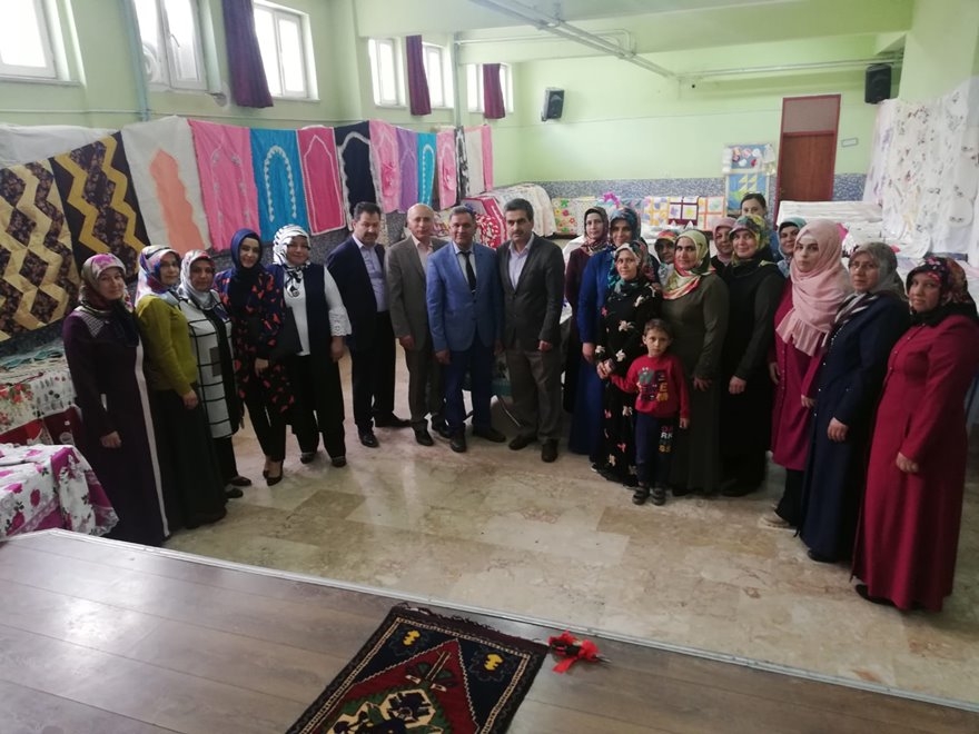 Karamanoğlu Mehmet Bey İlkokulunda Halk Eğitim Sergisi 12