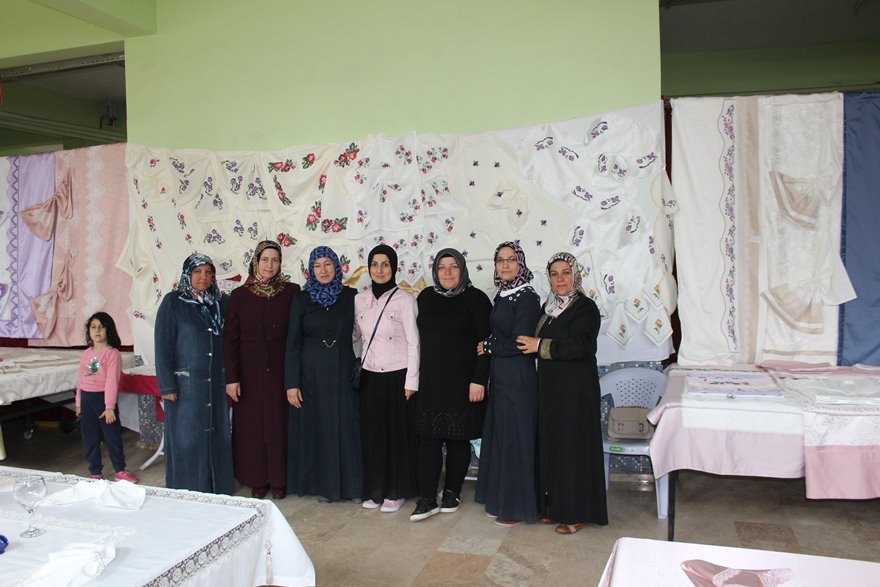 Karamanoğlu Mehmet Bey İlkokulunda Halk Eğitim Sergisi 25