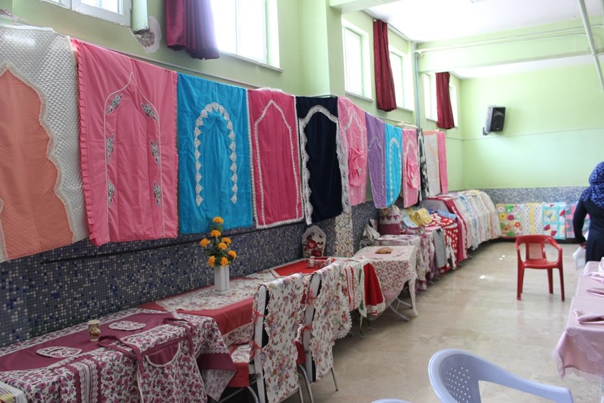 Karamanoğlu Mehmet Bey İlkokulunda Halk Eğitim Sergisi 4