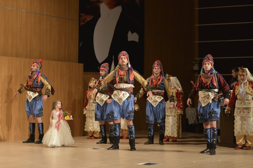 KMÜ Sosyal Bilimler MYO'da Mezuniyet Sevinci 16