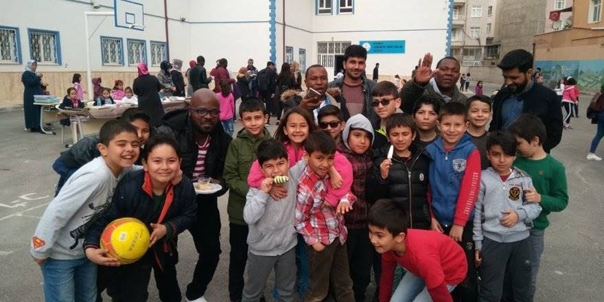 Karaman'da Yabancı Uyruklu Öğrencilere Gezi Düzenlendi