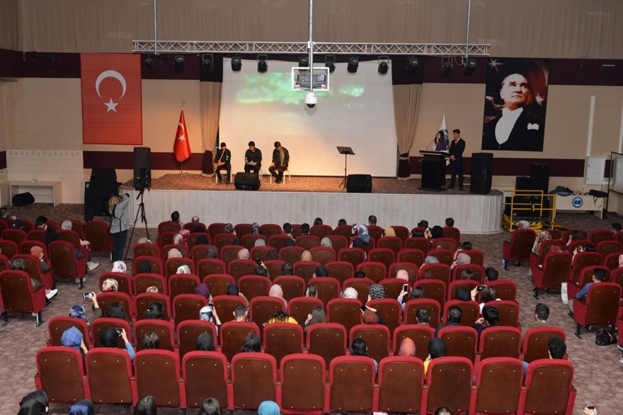 Usta Şairlerin Şiirleri KMÜ'de Okundu 10