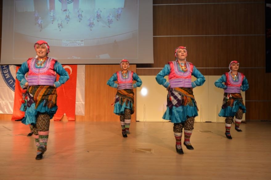 KMÜ'de "Halk Oyunları" Rüzgarı Esti 16