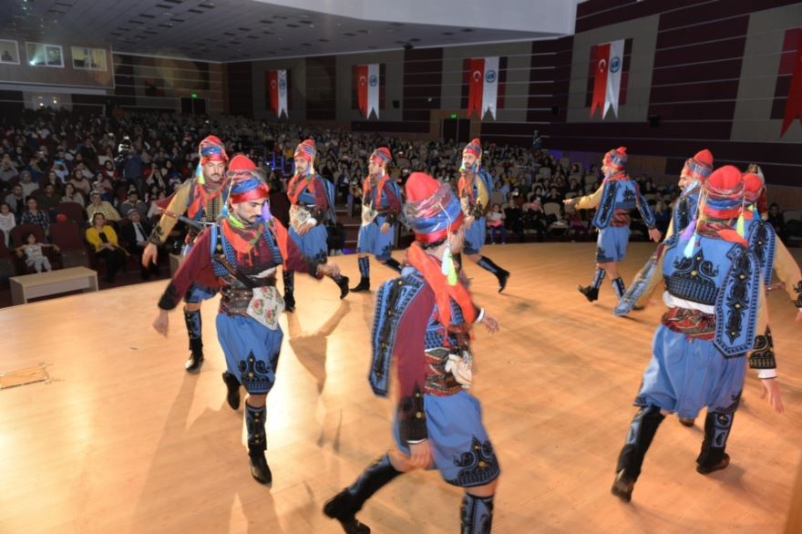 KMÜ'de "Halk Oyunları" Rüzgarı Esti 4