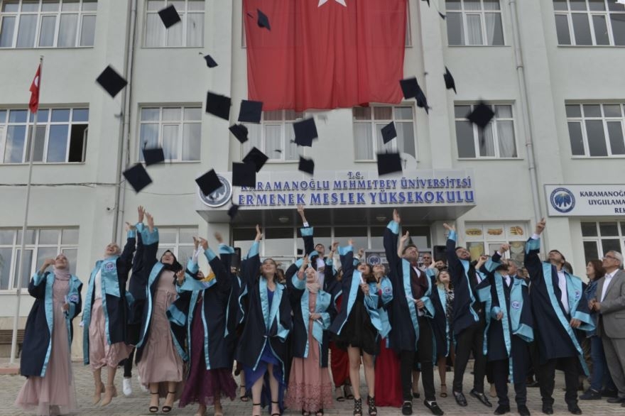 Ermenek MYO'da Mezuniyet Heyecanı 11