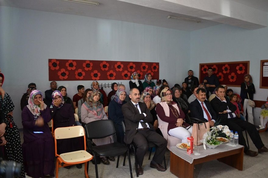 Minik Öğrencilerden Karaman'da Sevgi Dolu Program 9