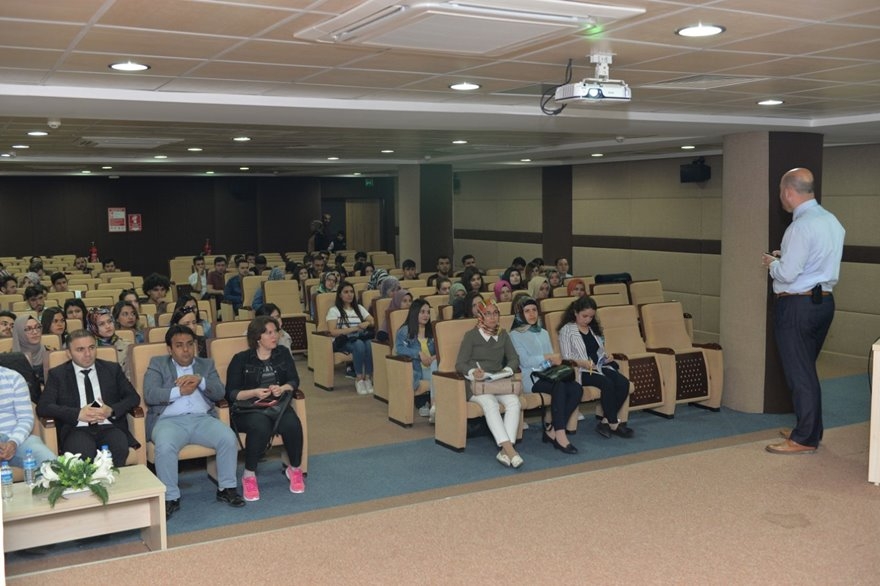 KMÜ'de Genç Sağlıkçılara EKG Eğitimi 12