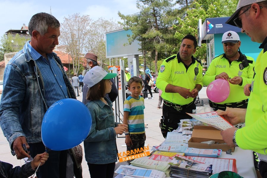 Karaman’da Trafiğin Denetleyicileri Aktekke’de Vatandaşla Buluştu 1