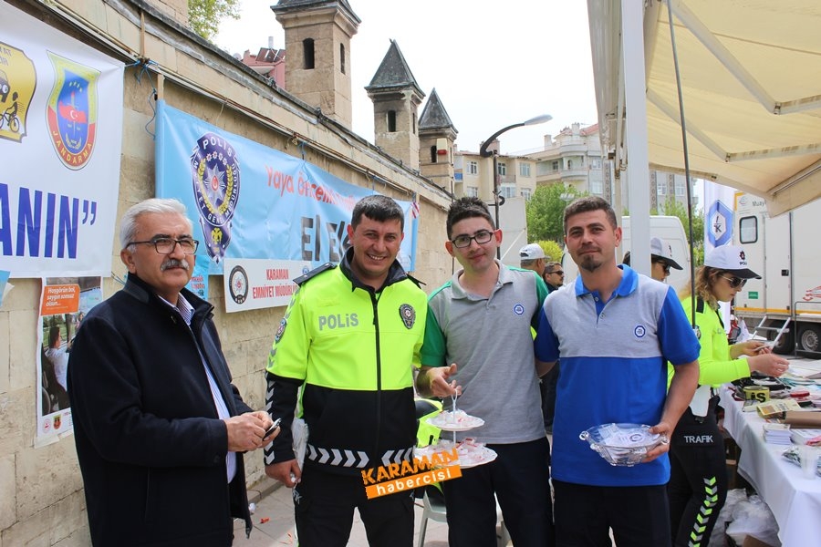 Karaman’da Trafiğin Denetleyicileri Aktekke’de Vatandaşla Buluştu 18