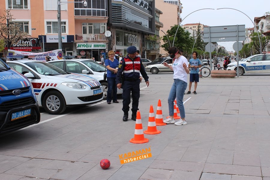Karaman’da Trafiğin Denetleyicileri Aktekke’de Vatandaşla Buluştu 21