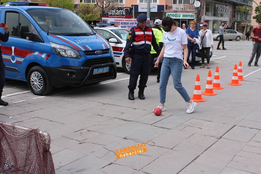 Karaman’da Trafiğin Denetleyicileri Aktekke’de Vatandaşla Buluştu 22