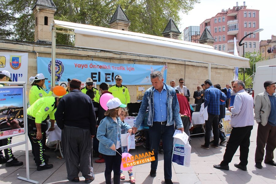 Karaman’da Trafiğin Denetleyicileri Aktekke’de Vatandaşla Buluştu 3