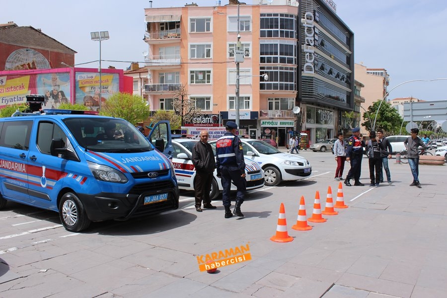 Karaman’da Trafiğin Denetleyicileri Aktekke’de Vatandaşla Buluştu 4