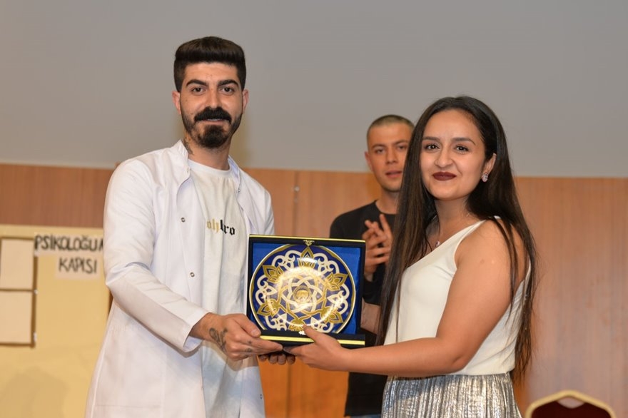 KMÜ'de Psikoterapi Oyunu Sahnelendi 11