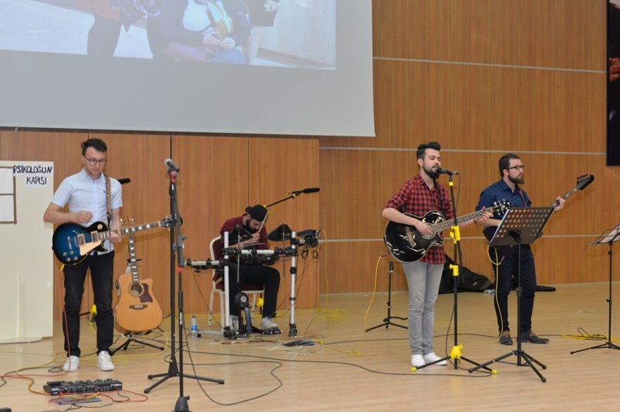 KMÜ'de Psikoterapi Oyunu Sahnelendi 14