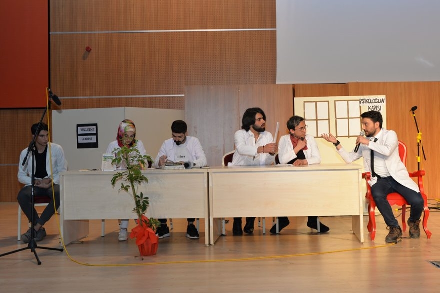 KMÜ'de Psikoterapi Oyunu Sahnelendi 17
