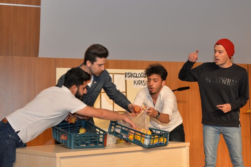 KMÜ'de Psikoterapi Oyunu Sahnelendi 7