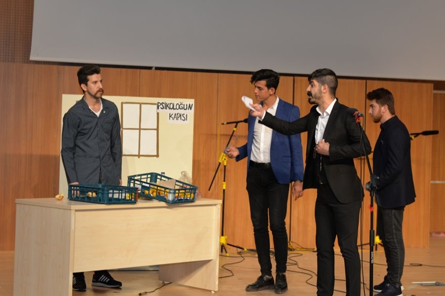 KMÜ'de Psikoterapi Oyunu Sahnelendi 8