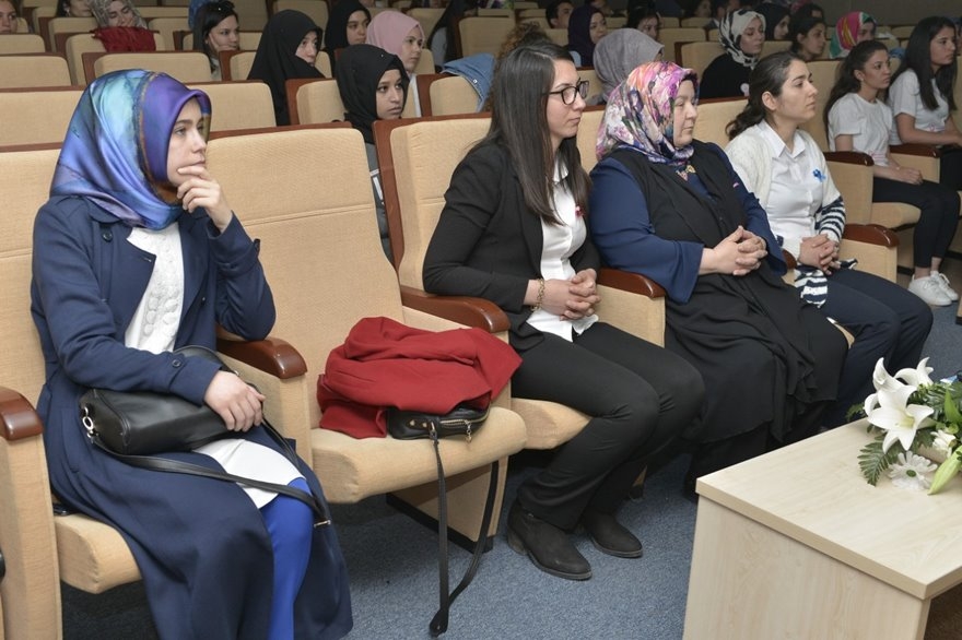 Karaman'da "Kanser" Konulu Konferans 2