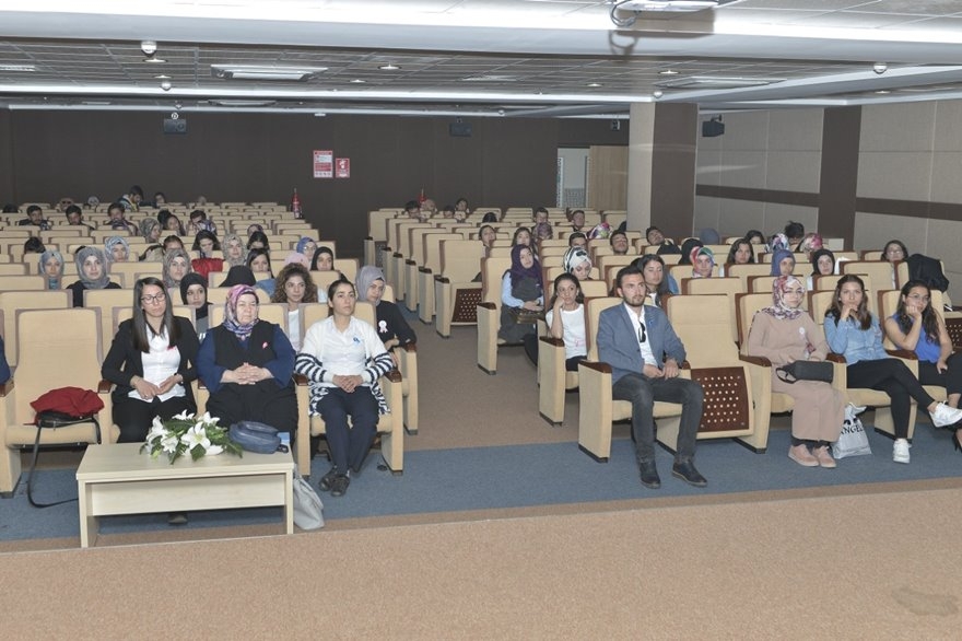 Karaman'da "Kanser" Konulu Konferans 3