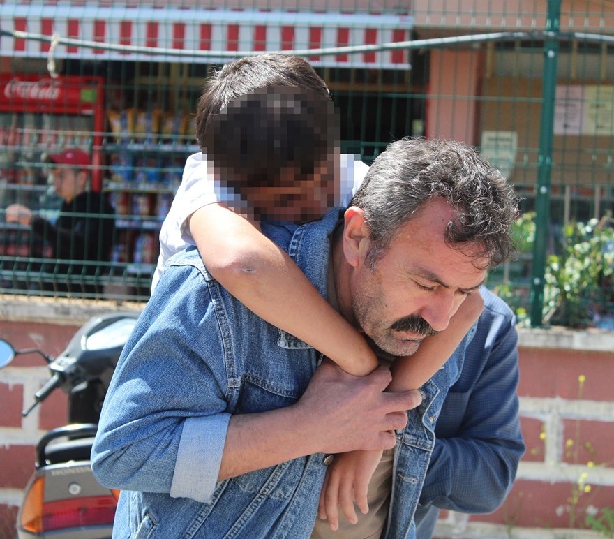 11 Yaşındaki Çocuk Babasının İntiharıyla Şoka Girdi 5