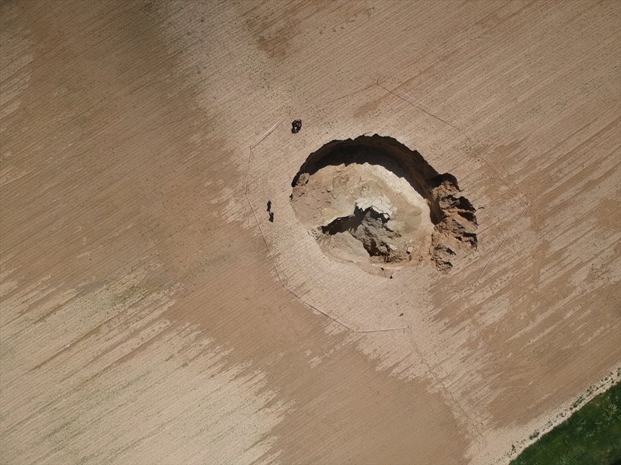 Karaman'da Obruk Meydana Geldi 5