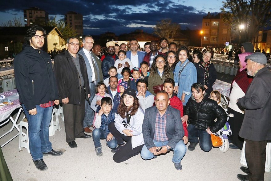 Karaman'da İlk İftar Sofrasından Sıcak Görüntüler 5
