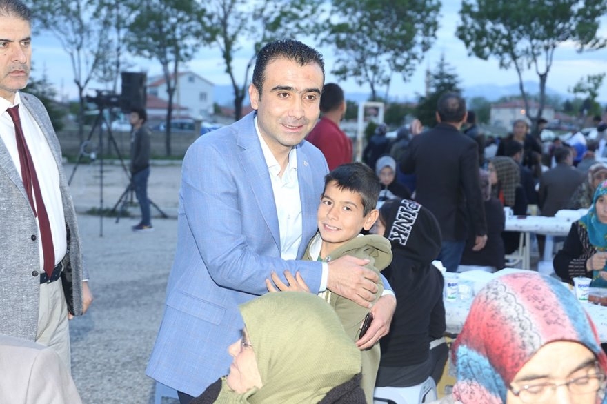 Karaman'da İftar Sofrası Atatürk Mahallesi'ne Kuruldu 5