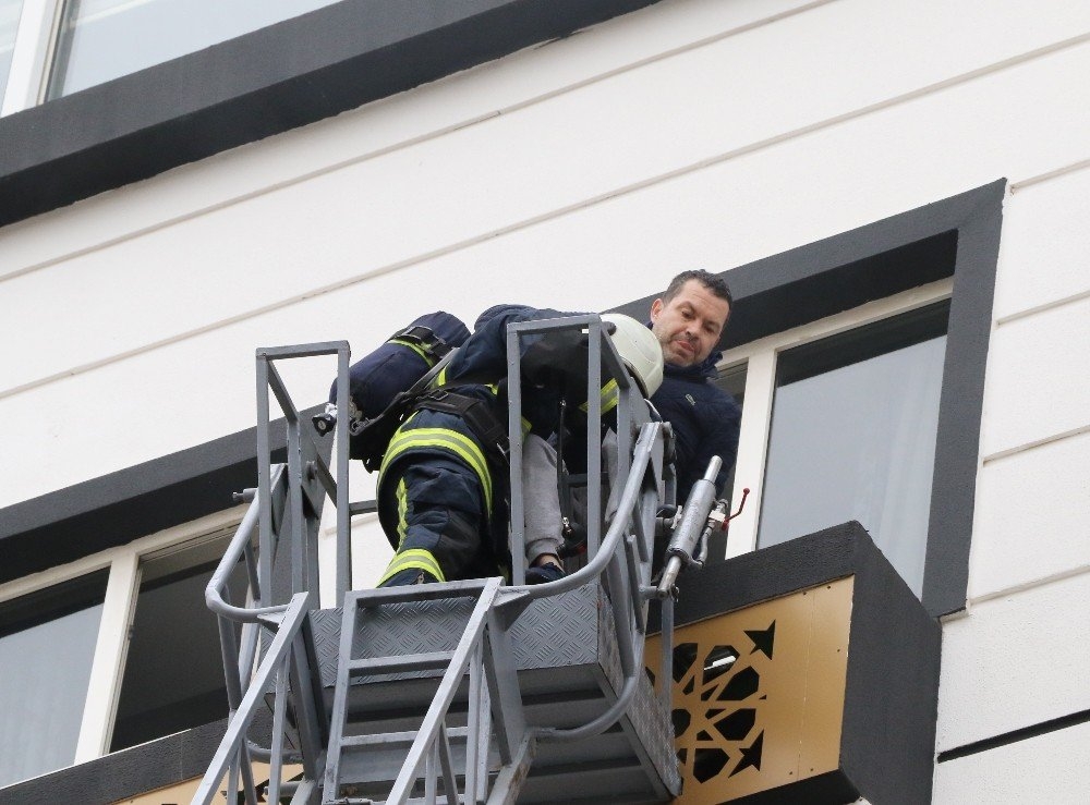 Antalya’da 3 Yıldızlı Otelde Korkutan Yangın 8