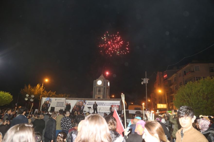 "Türkçe Aşkı Vatan Aşkı Yürüyüşü" ve Fener Alayı Karaman'ı Büyüledi 11