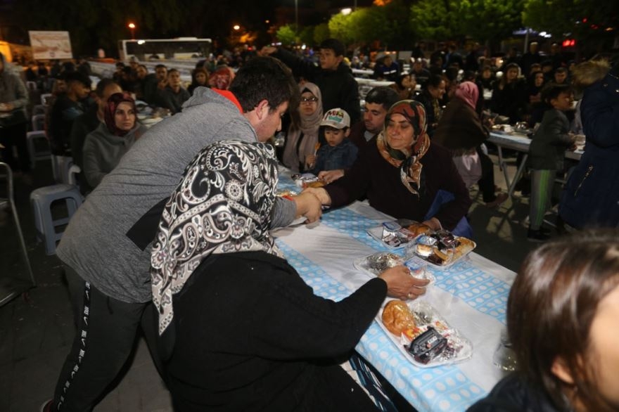 "Türkçe Aşkı Vatan Aşkı Yürüyüşü" ve Fener Alayı Karaman'ı Büyüledi 22