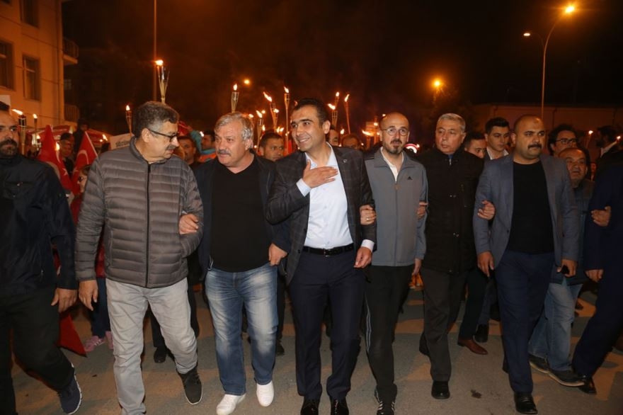 "Türkçe Aşkı Vatan Aşkı Yürüyüşü" ve Fener Alayı Karaman'ı Büyüledi 7