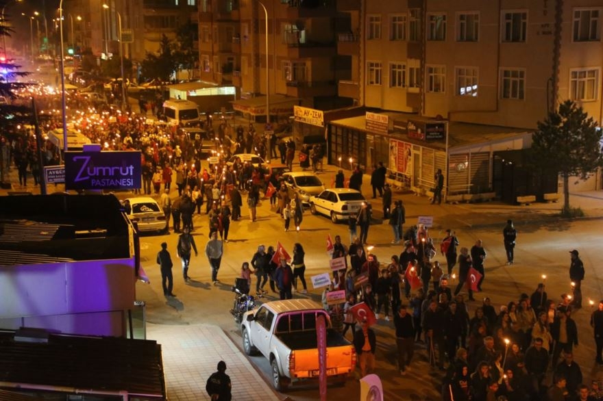 "Türkçe Aşkı Vatan Aşkı Yürüyüşü" ve Fener Alayı Karaman'ı Büyüledi 8