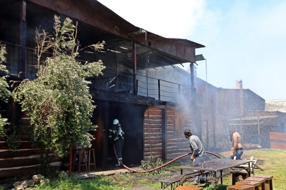 Oruçlu İtfaiye Erlerinin Alevlerle Mücadelesi 4