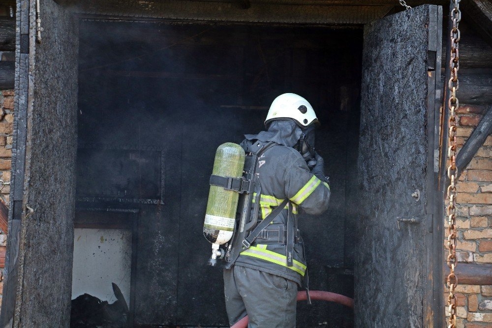 Oruçlu İtfaiye Erlerinin Alevlerle Mücadelesi 7