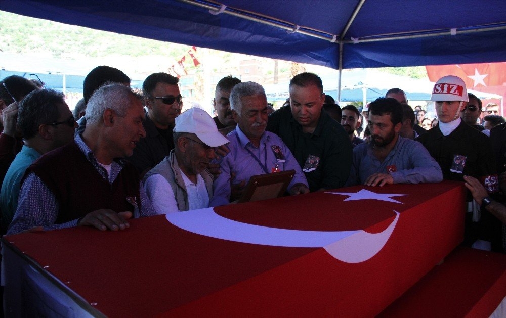 Antalya Şehidini Uğurladı 12