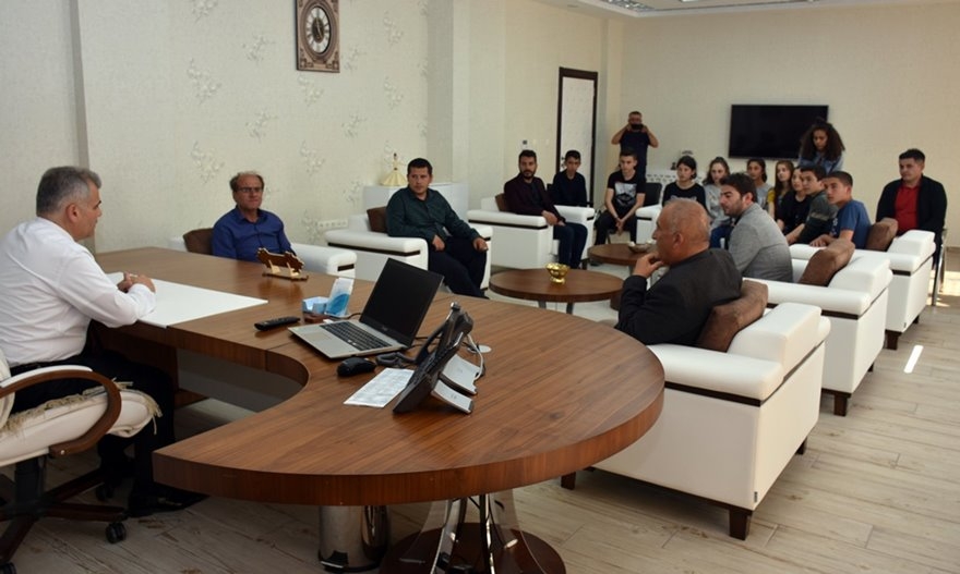 Başarılı Öğrencilerden Karaman İl Milli Eğitim Müdür V. Abdurrahman Kurt 1